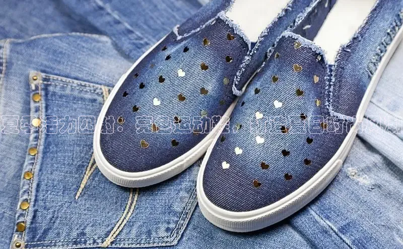 8868体育APP百度翻译夏季活力四射：亮色运动鞋，打造夏日时尚风潮