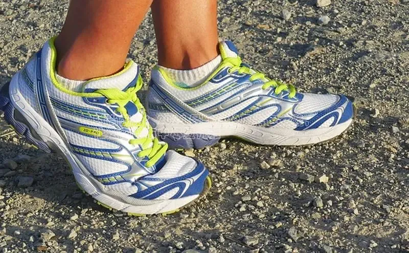 8868体育官网巴美列捷福时尚前沿：2024 最新英伦风黑色女鞋，
让您在都市中尽显优雅