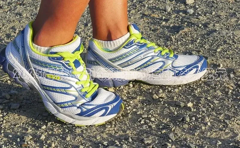 2025春款：引领潮流的运动鞋新纪元