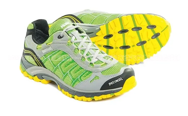 2025年趋势：未来时尚——全新男士平底透气网面运动鞋设计